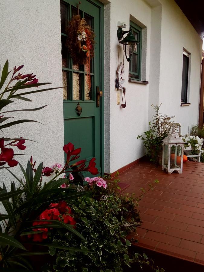 Appartement Ruhe Geniessen Bei Kulbes à Doberschutz Extérieur photo